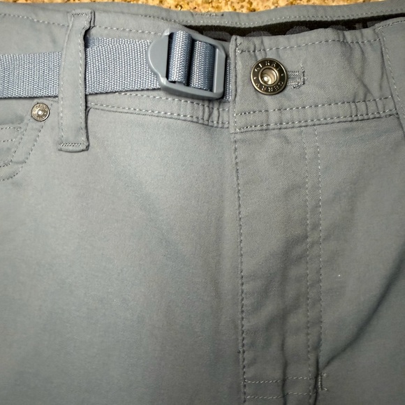 Gerry Weber Men's Gray Flat Front Shorts - Picture 3 of 6